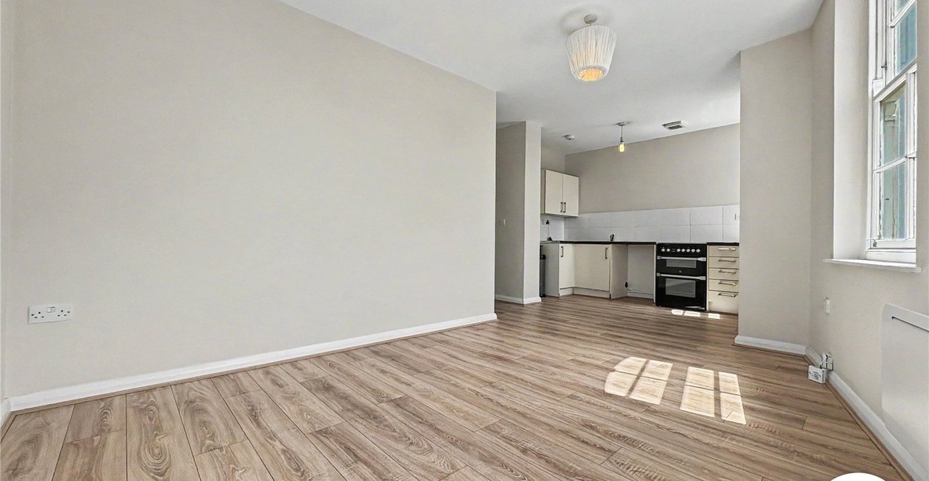 2 bedroom property to rent in Gillingham | Robinson Michael & Jackson