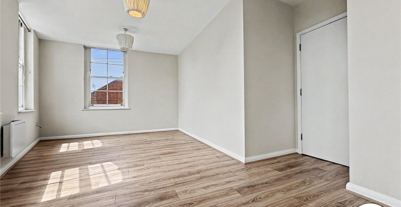 2 bedroom property to rent in Gillingham | Robinson Michael & Jackson
