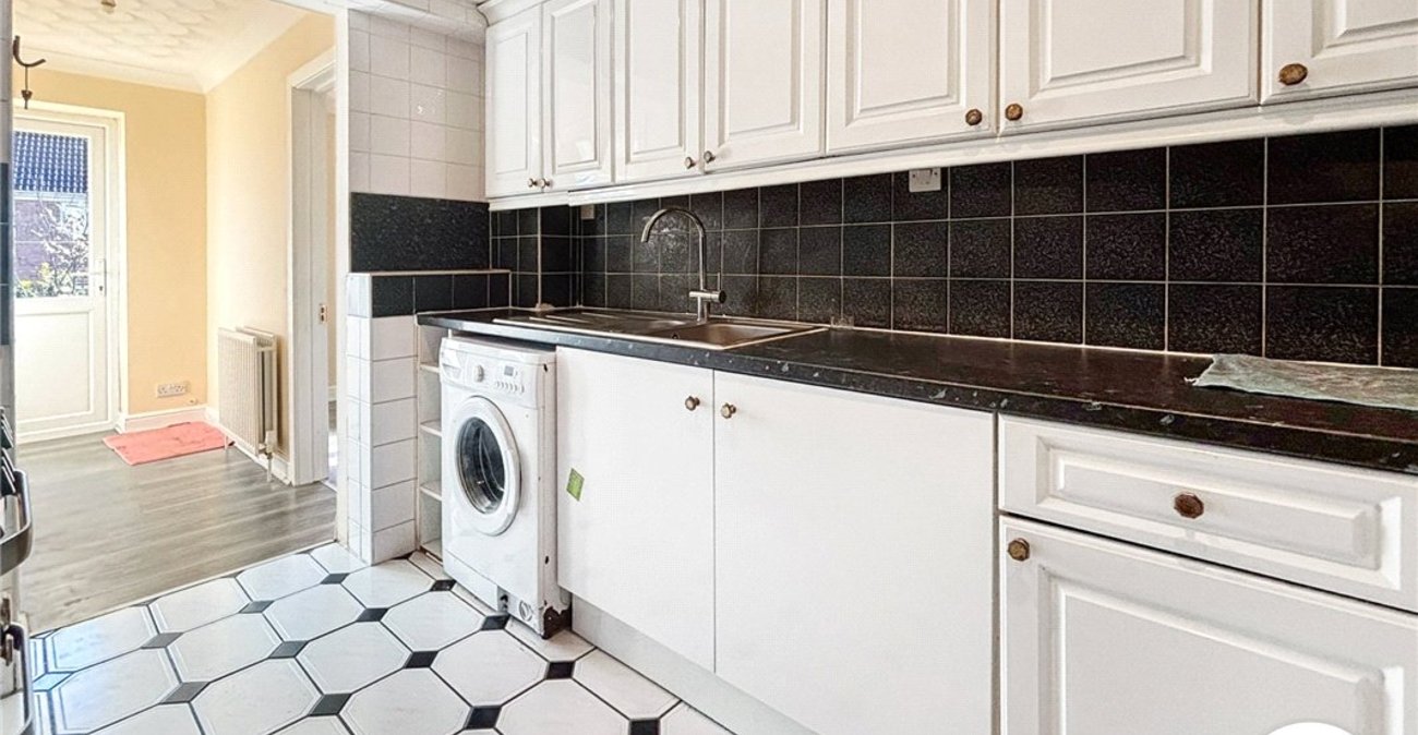 5 bedroom house to rent in Hextable | Robinson Jackson