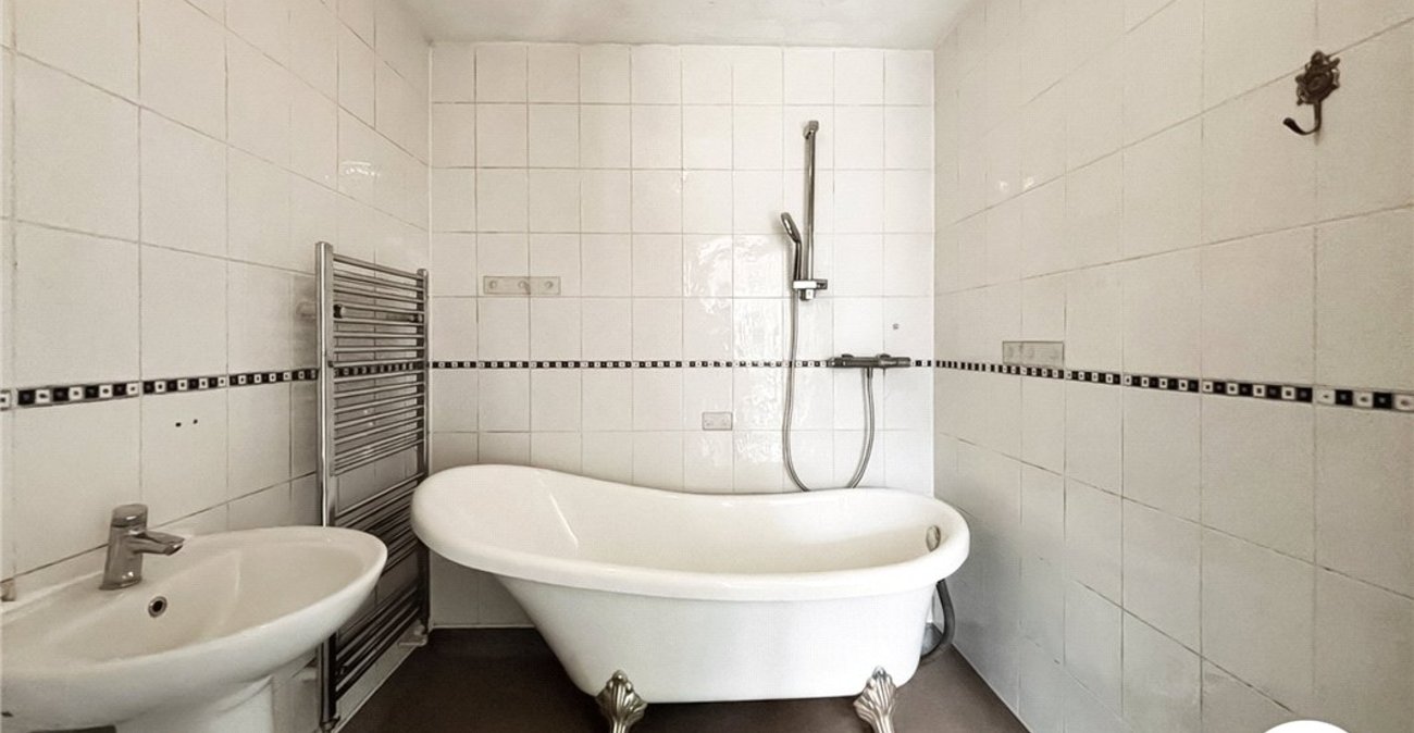 5 bedroom house to rent in Hextable | Robinson Jackson