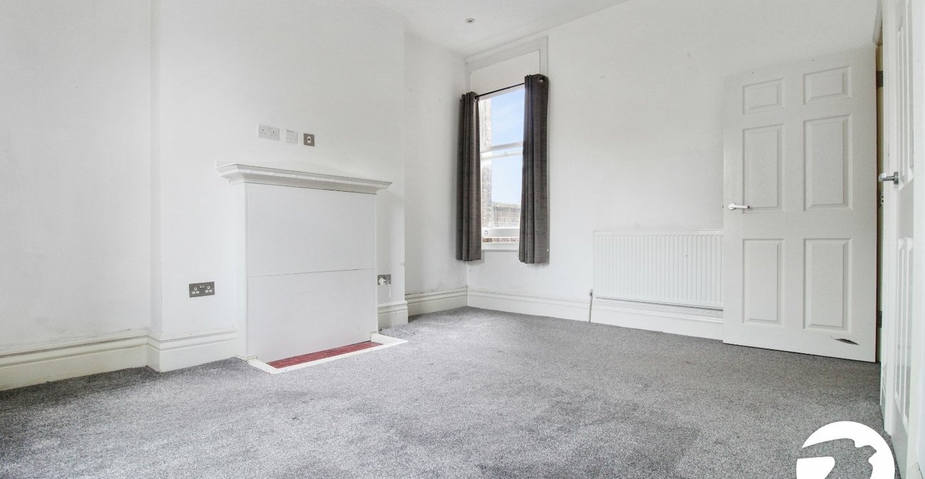 2 bedroom property to rent in Gravesend | Robinson Michael & Jackson