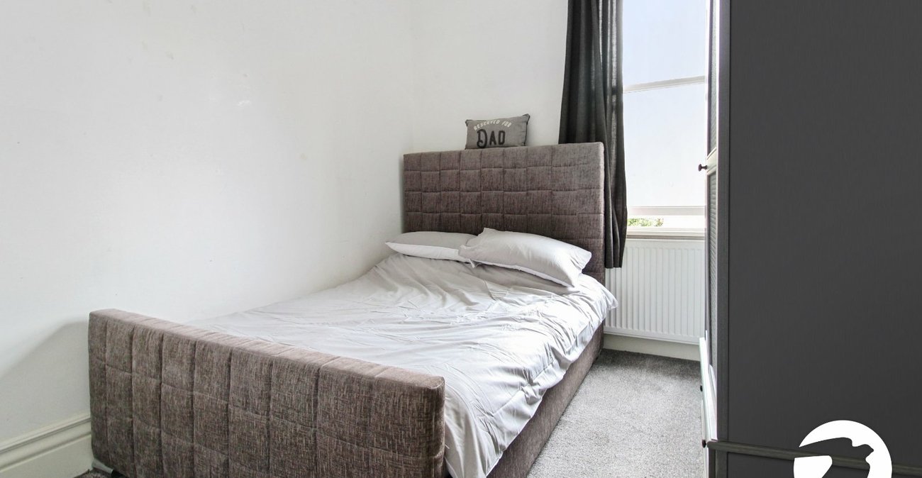 2 bedroom property to rent in Gravesend | Robinson Michael & Jackson