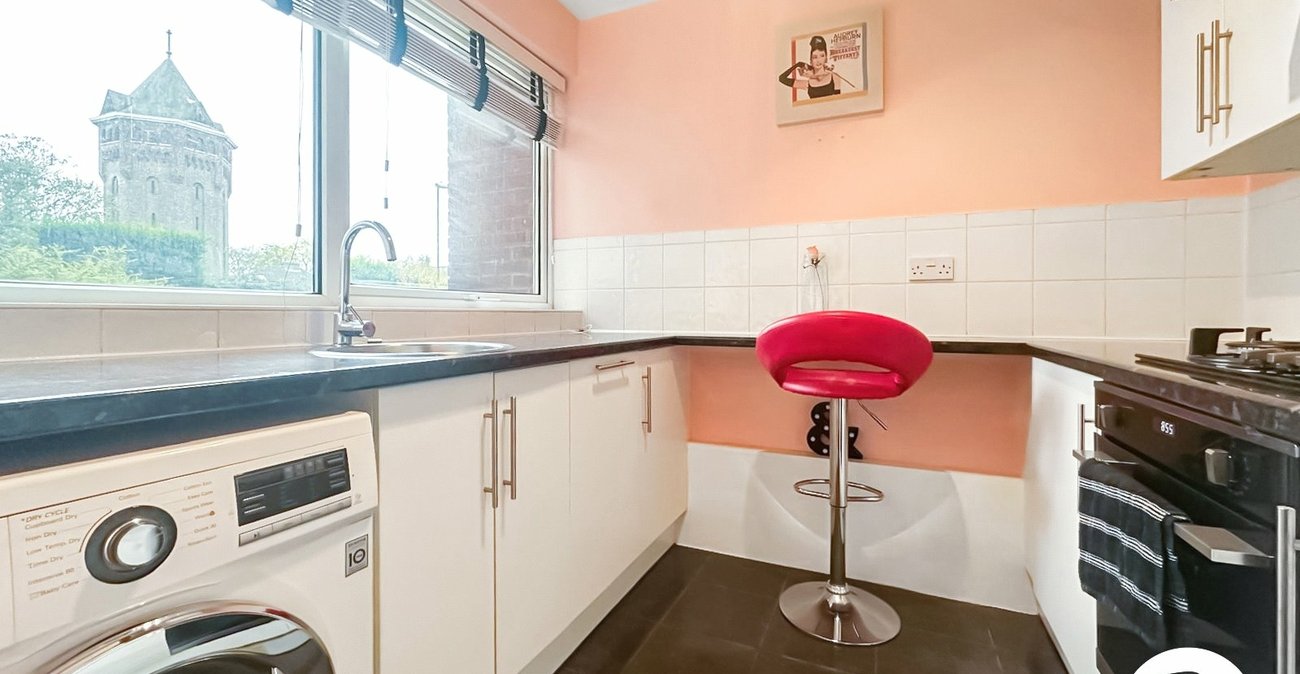 2 bedroom property to rent in London | 