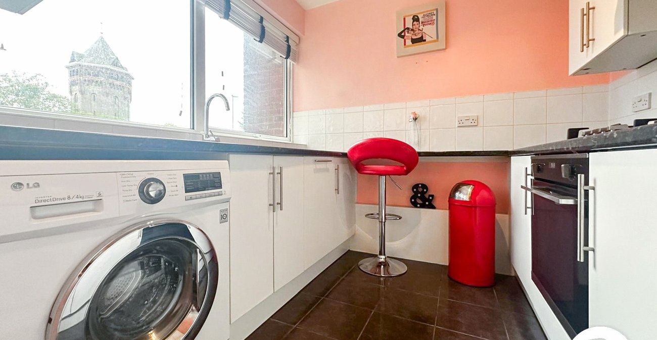 2 bedroom property to rent in London | 