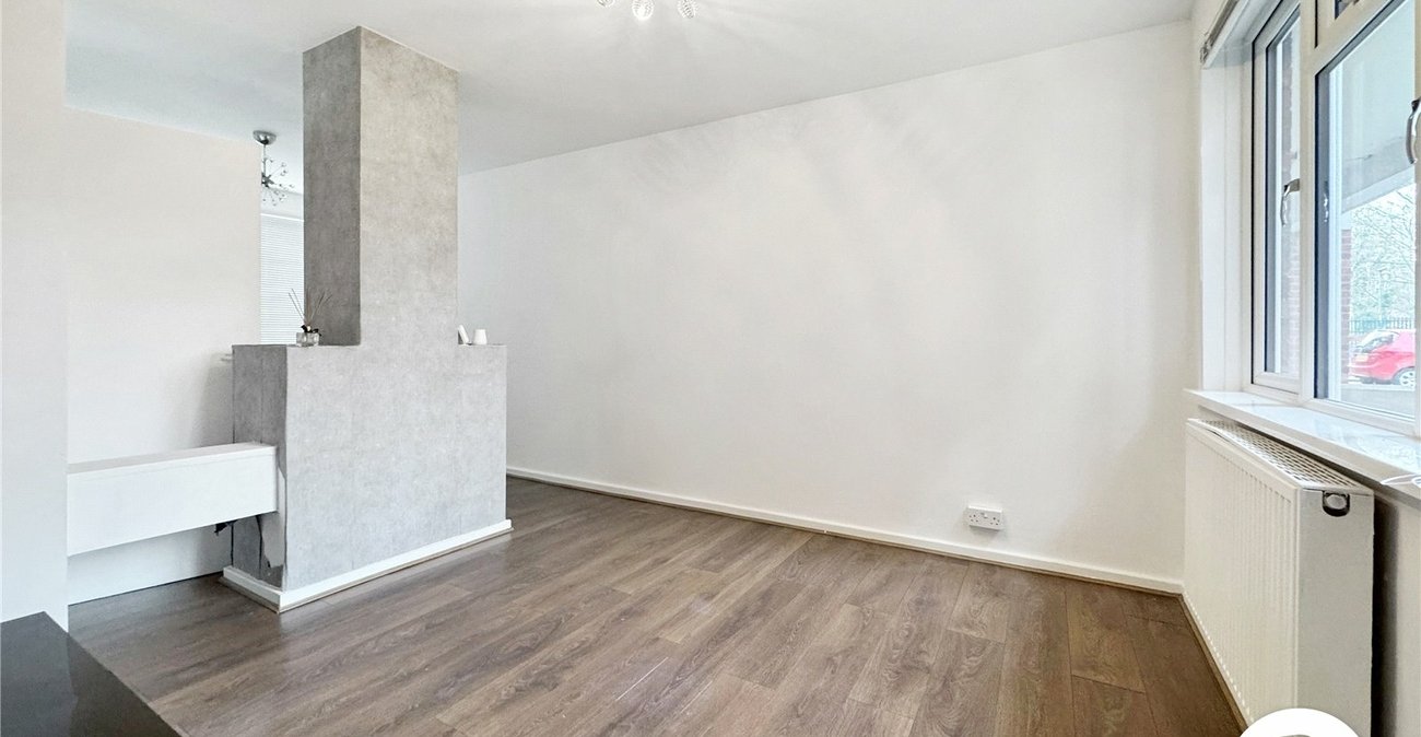 2 bedroom property to rent in London | 