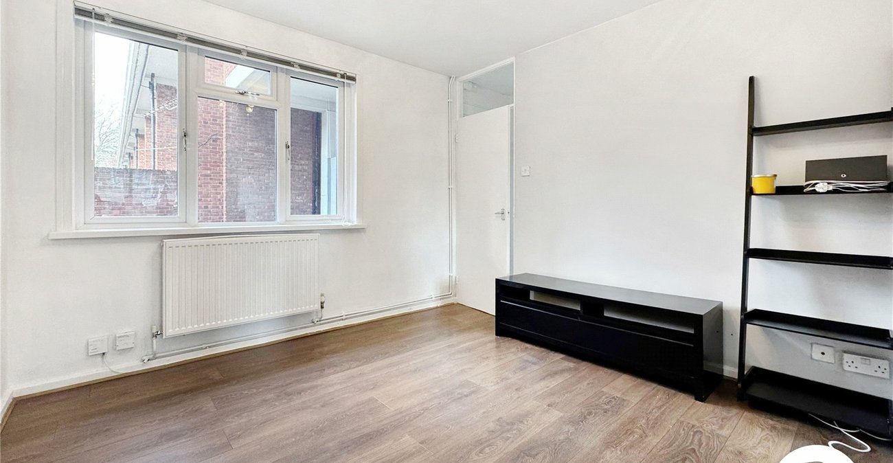 2 bedroom property to rent in London | 