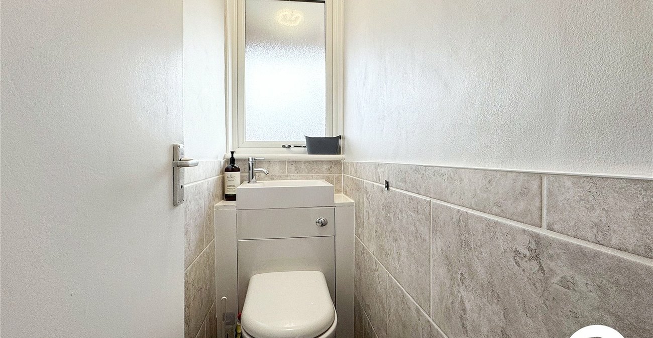 2 bedroom property to rent in London | 