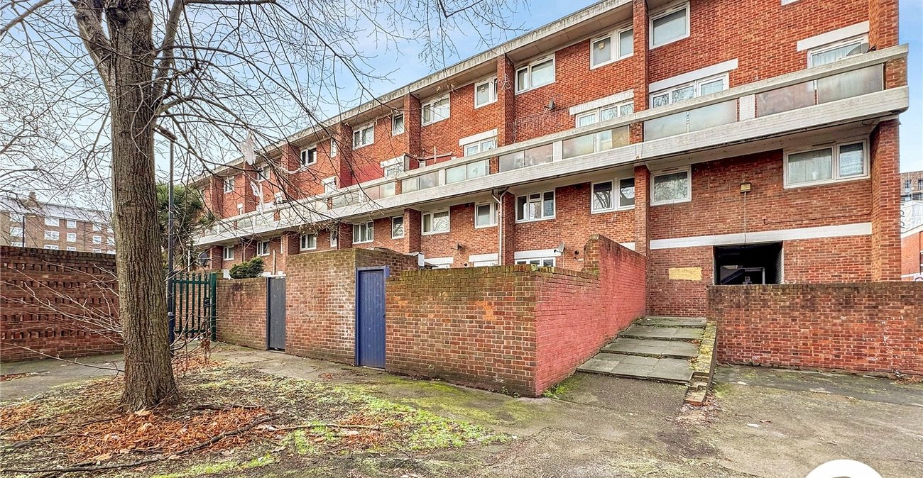 2 bedroom property to rent in London | 