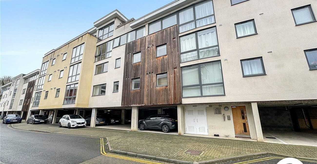 2 bedroom property to rent in Maidstone | Robinson Michael & Jackson