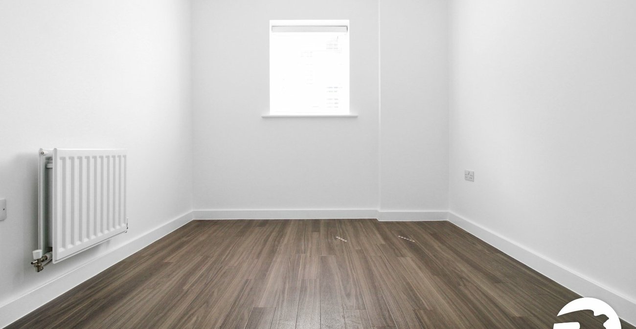 1 bedroom property to rent in Greenhithe | Robinson Michael & Jackson