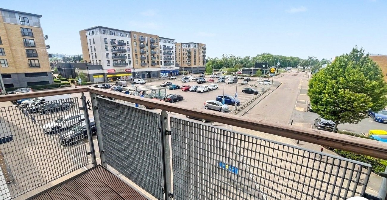 2 bedroom property to rent in Belvedere | Robinson Jackson