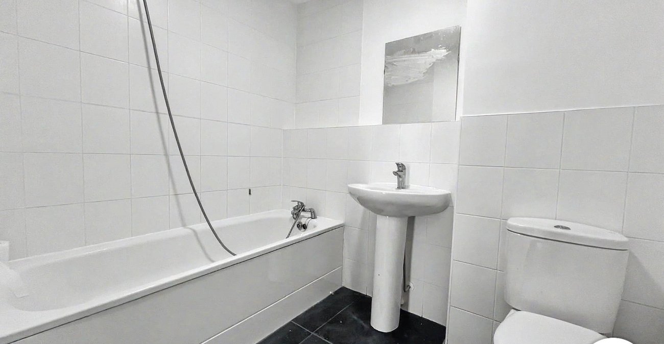 2 bedroom property to rent in Belvedere | Robinson Jackson