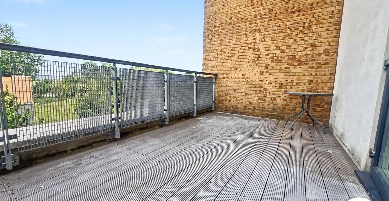 2 bedroom property to rent in Belvedere | Robinson Jackson