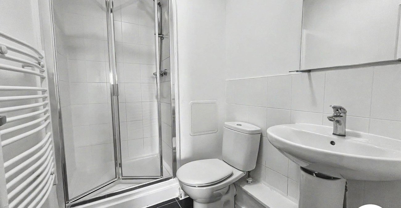 2 bedroom property to rent in Belvedere | Robinson Jackson
