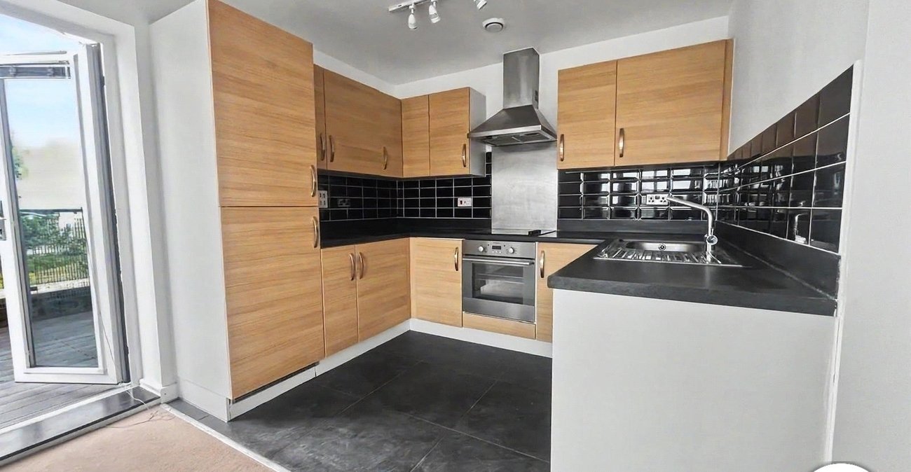 2 bedroom property to rent in Belvedere | Robinson Jackson