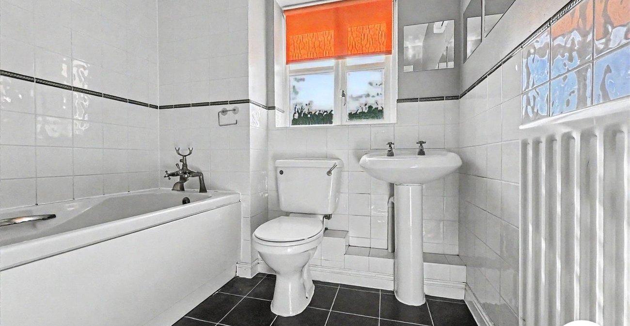 3 bedroom house to rent in Gillingham | Robinson Michael & Jackson