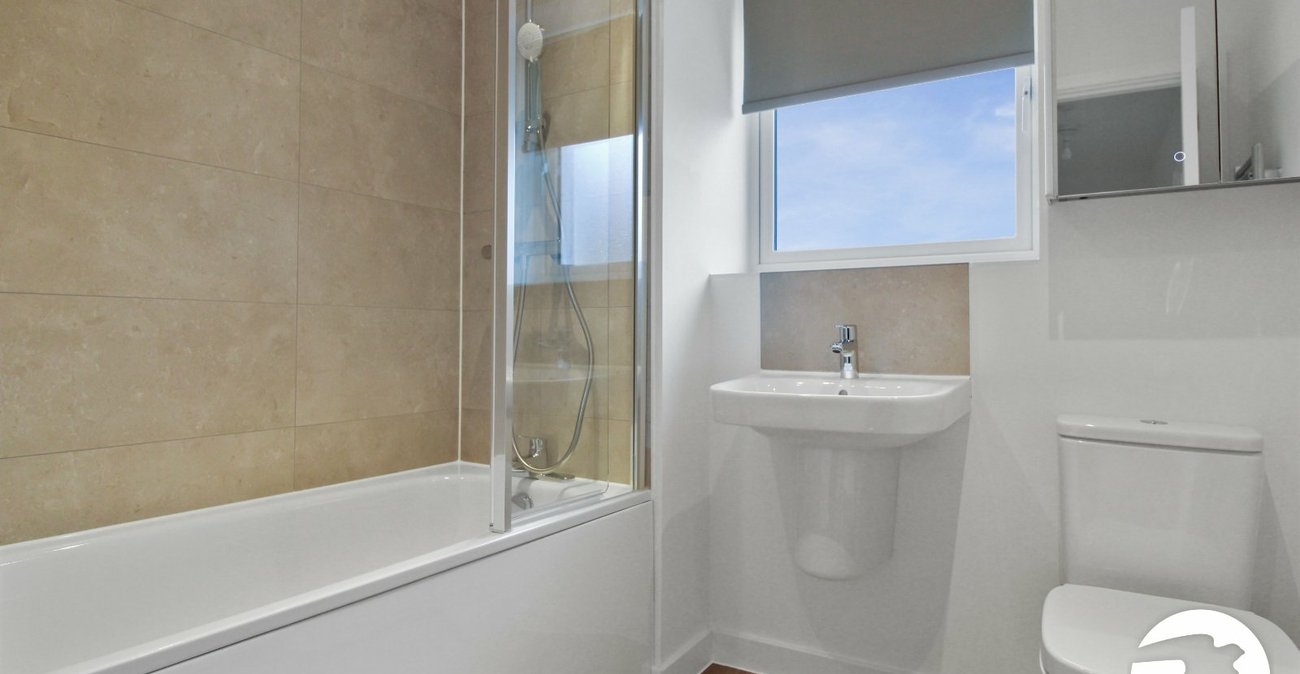 3 bedroom house to rent in Alkerden | Robinson Michael & Jackson