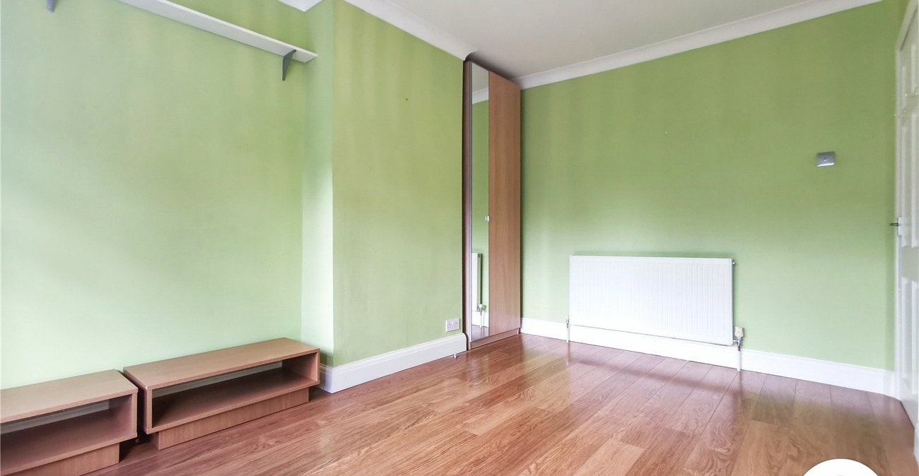 3 bedroom house to rent in Erith | Robinson Jackson