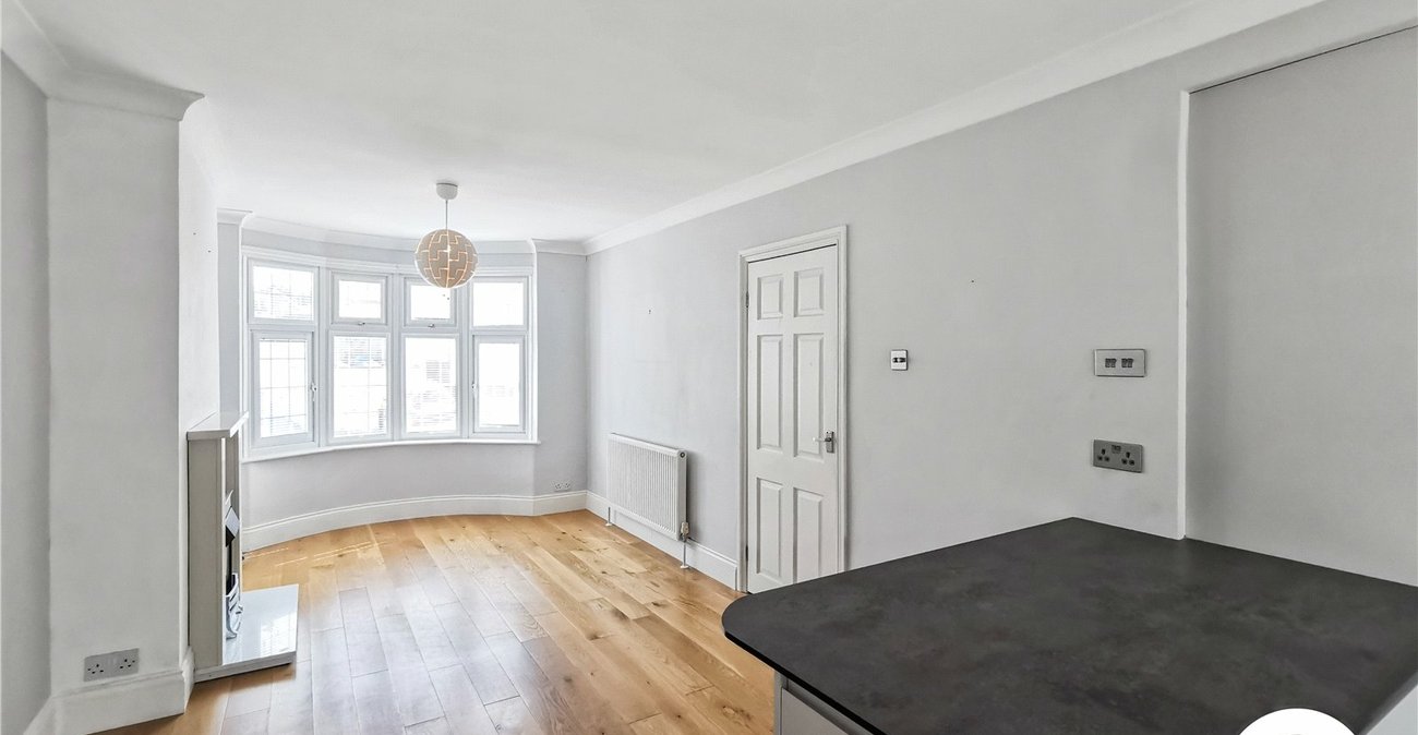 3 bedroom house to rent in Erith | Robinson Jackson