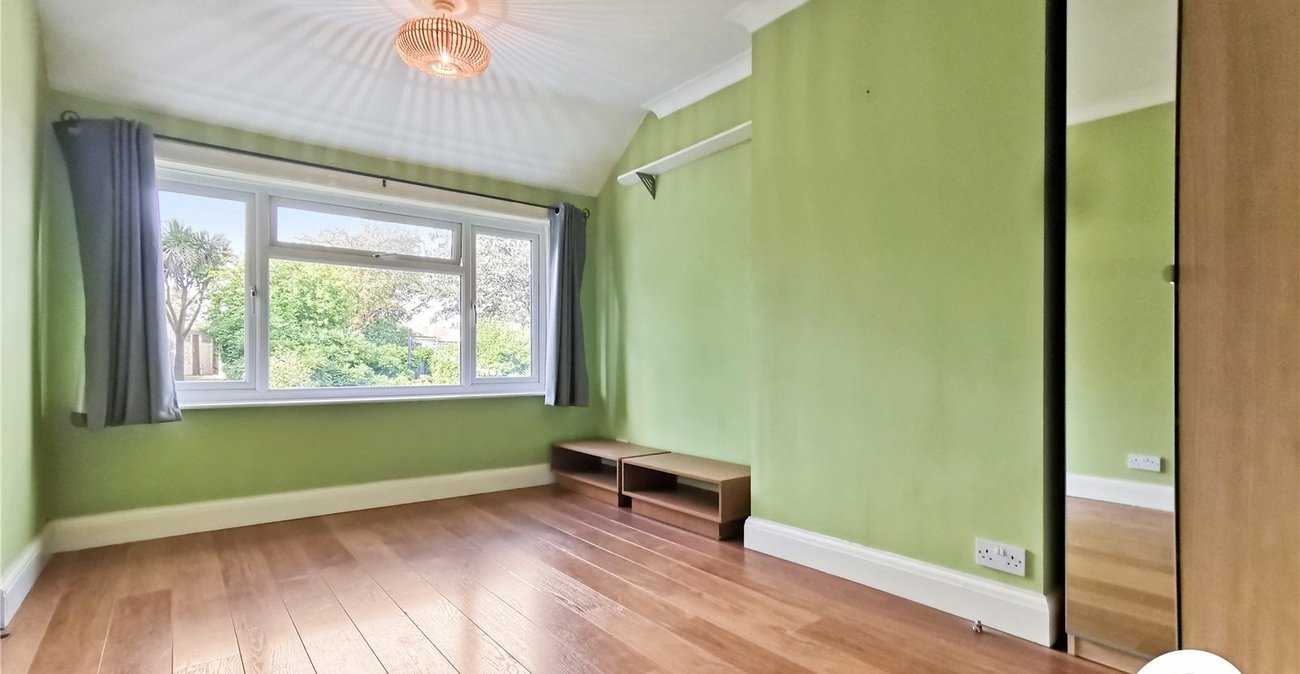 3 bedroom house to rent in Erith | Robinson Jackson