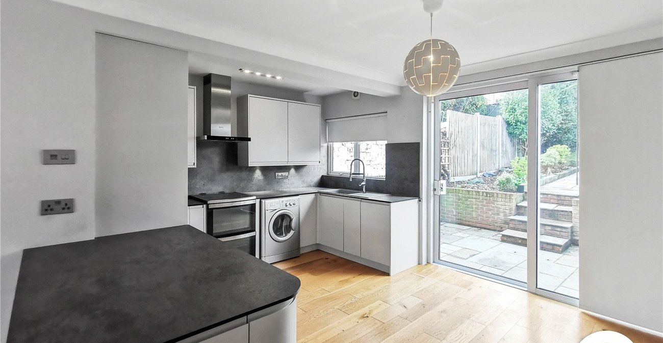 3 bedroom house to rent in Erith | Robinson Jackson