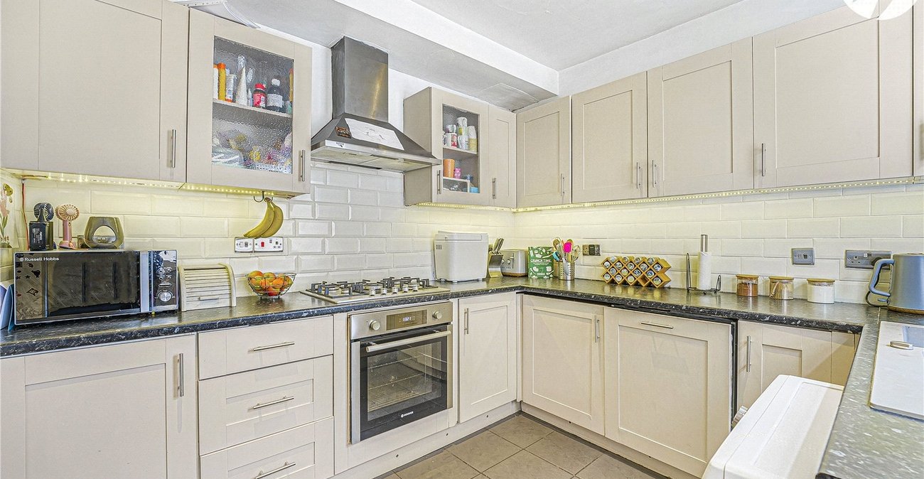 4 bedroom house to rent in Dartford | Robinson Jackson