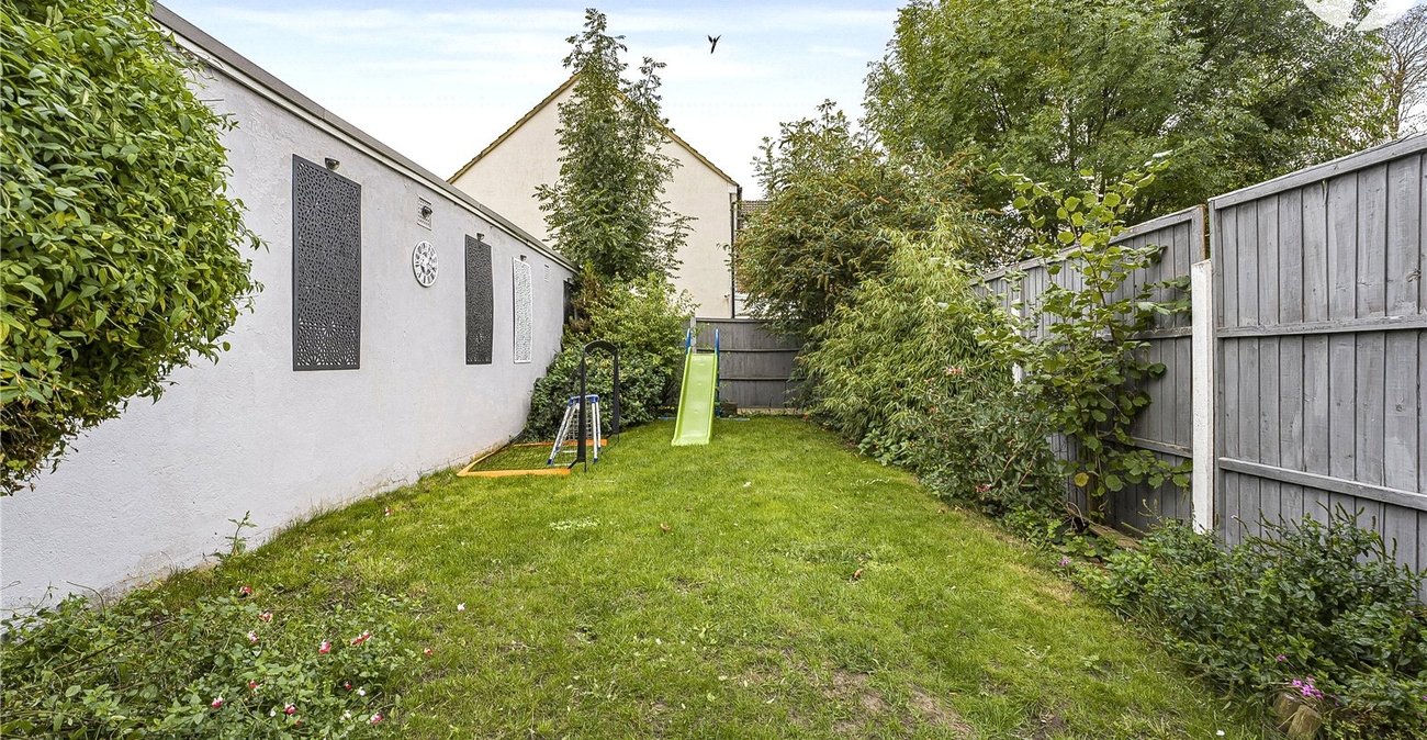 4 bedroom house to rent in Dartford | Robinson Jackson