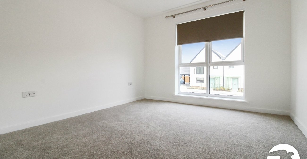 2 bedroom property to rent in Alkerden | Robinson Michael & Jackson