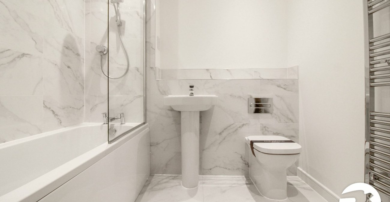 3 bedroom house to rent in Alkerden | Robinson Michael & Jackson