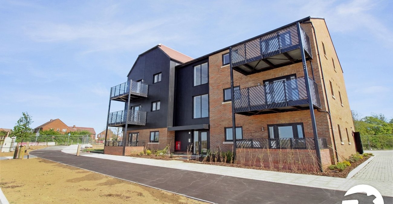 2 bedroom property to rent in Alkerden | Robinson Michael & Jackson