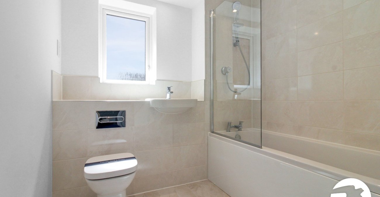 2 bedroom property to rent in Alkerden | Robinson Michael & Jackson