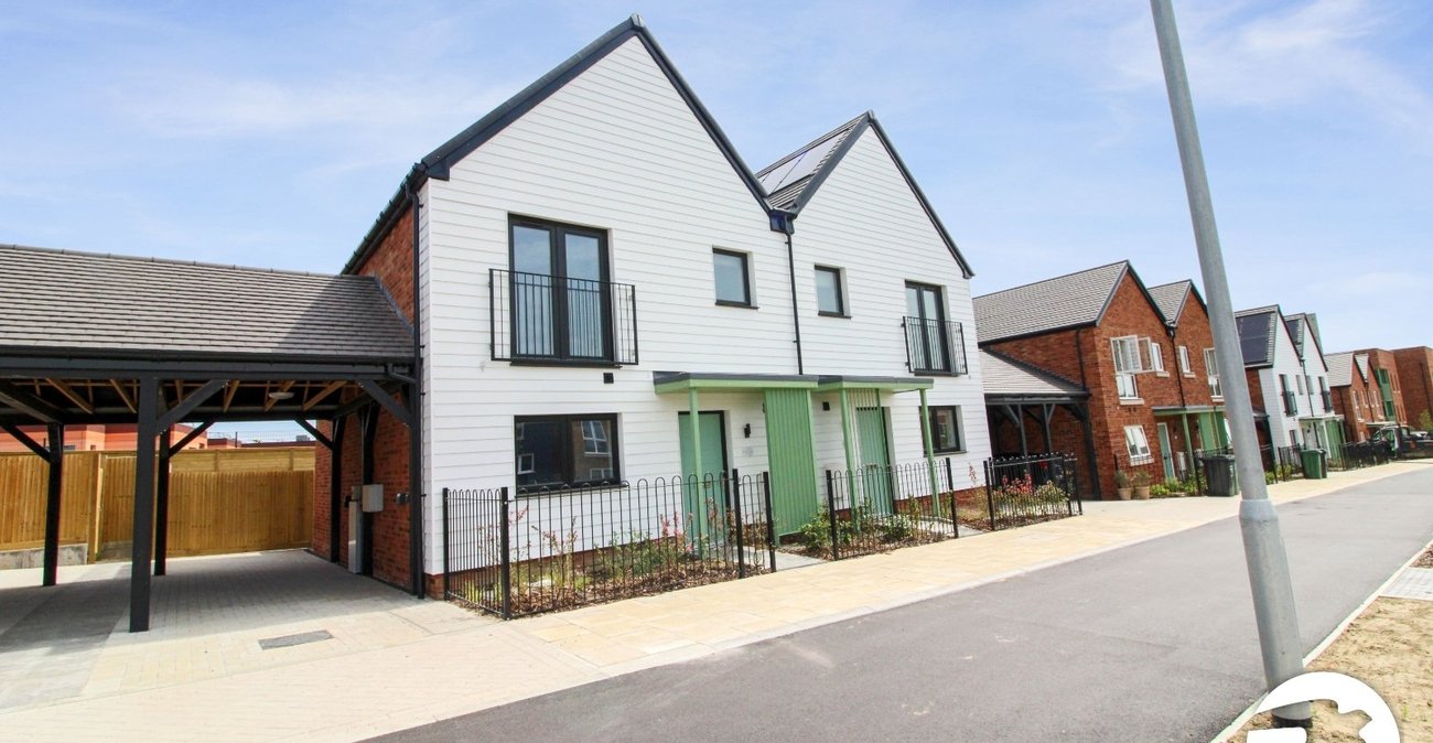 3 bedroom house to rent in Alkerden | Robinson Michael & Jackson