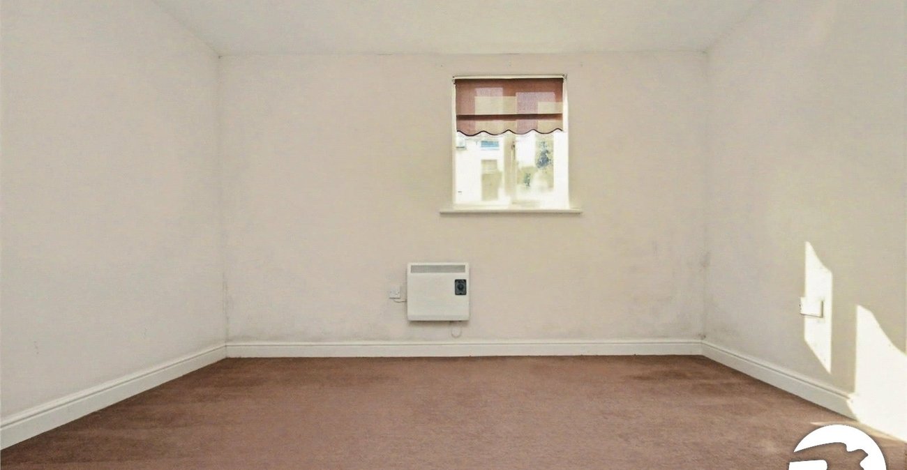 2 bedroom property to rent in Waterside | Robinson Michael & Jackson