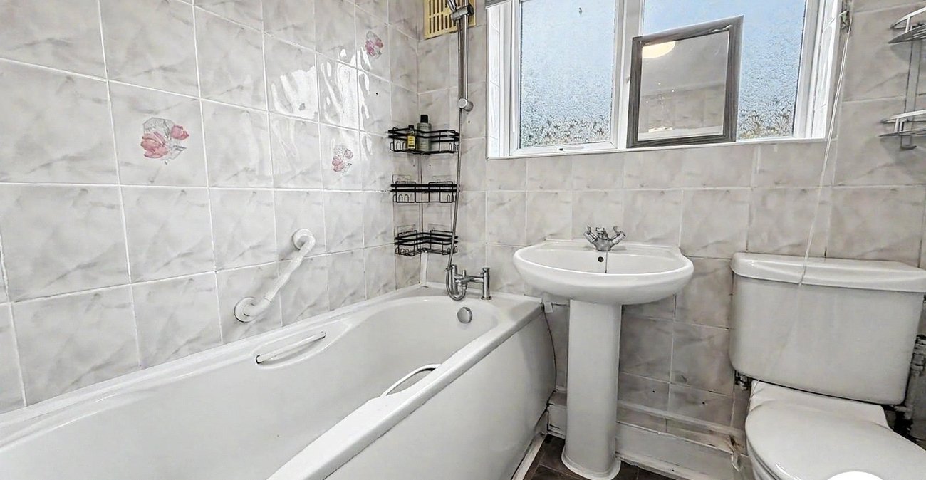 3 bedroom house to rent in Chatham | Robinson Michael & Jackson