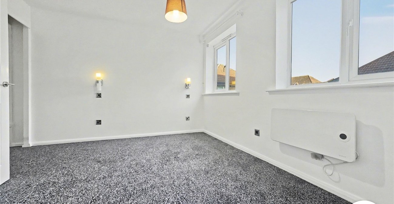 2 bedroom property to rent in Erith | Robinson Jackson