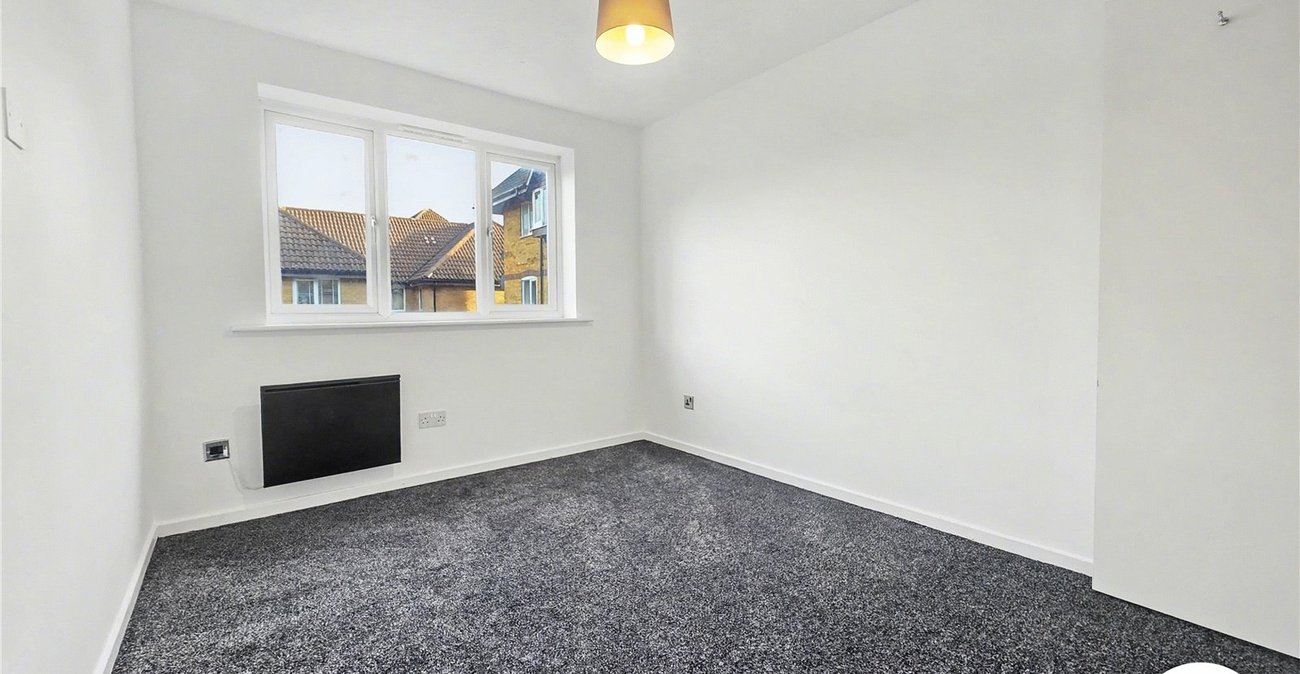 2 bedroom property to rent in Erith | Robinson Jackson
