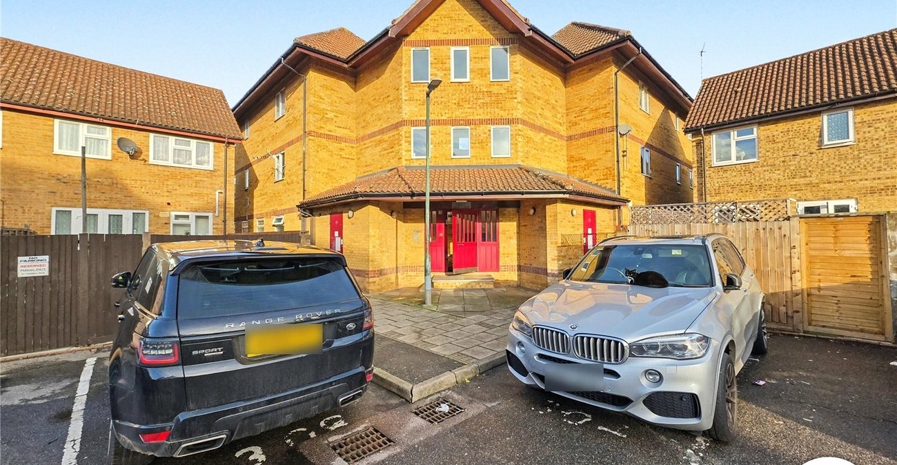 2 bedroom property to rent in Erith | Robinson Jackson