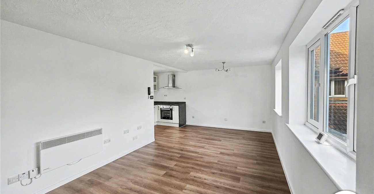 2 bedroom property to rent in Erith | Robinson Jackson