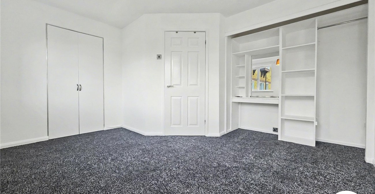 2 bedroom property to rent in Erith | Robinson Jackson