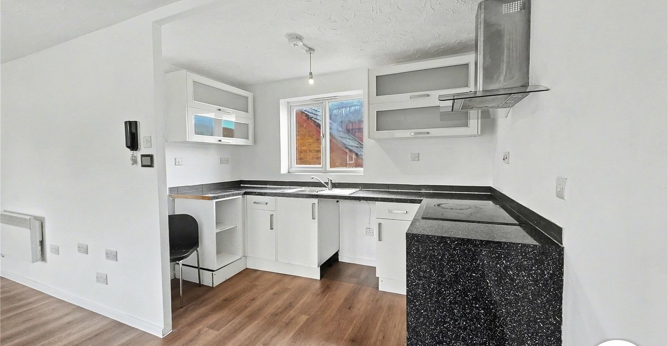 2 bedroom property to rent in Erith | Robinson Jackson