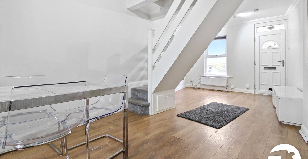 2 bedroom house to rent in Northfleet | Robinson Michael & Jackson
