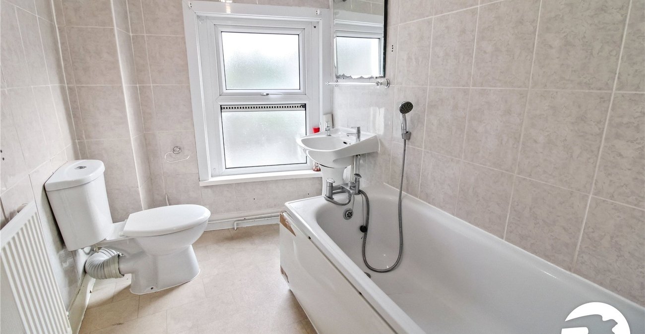 2 bedroom house to rent in Northfleet | Robinson Michael & Jackson