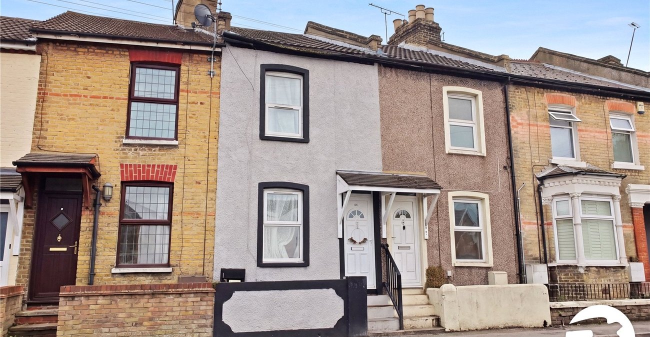 2 bedroom house to rent in Northfleet | Robinson Michael & Jackson