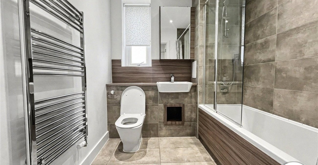 2 bedroom property to rent in Rochester | Robinson Michael & Jackson