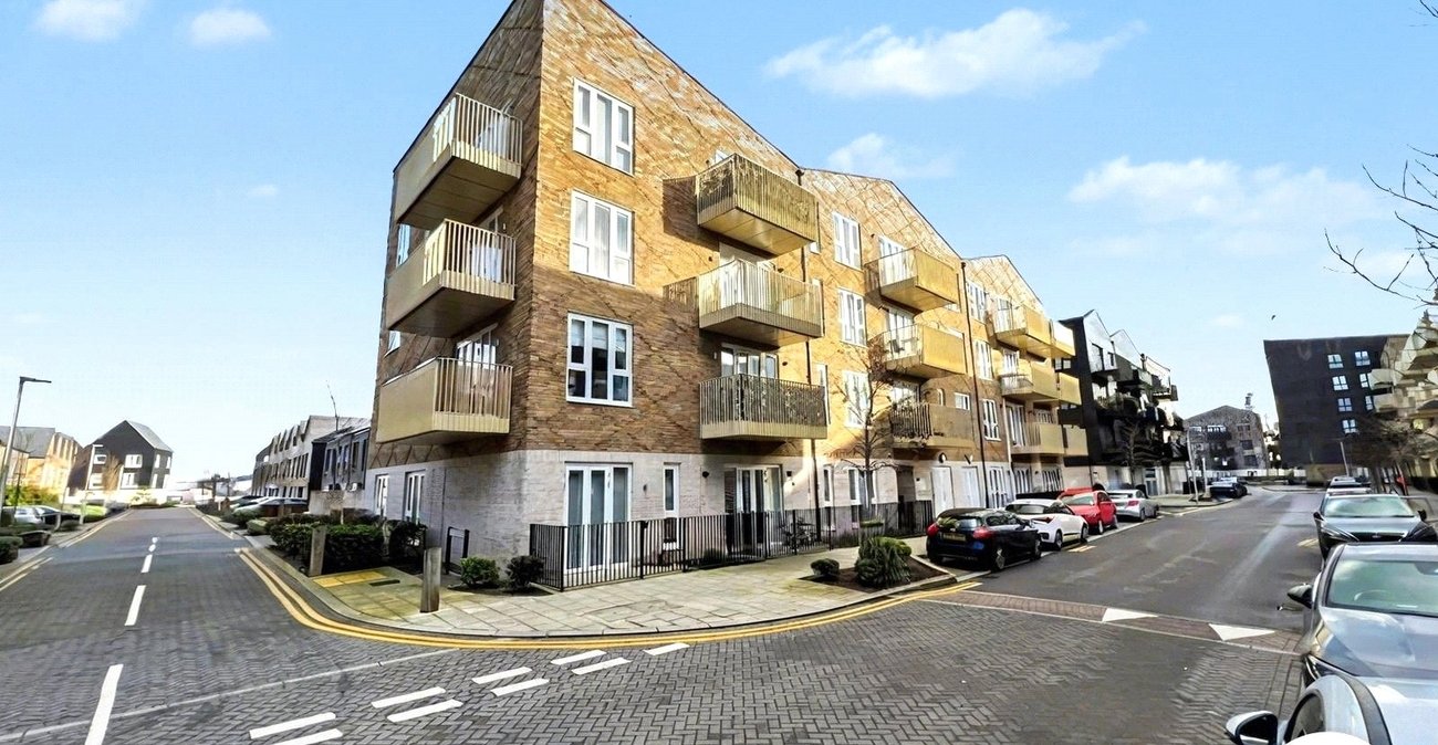 2 bedroom property to rent in Rochester | Robinson Michael & Jackson