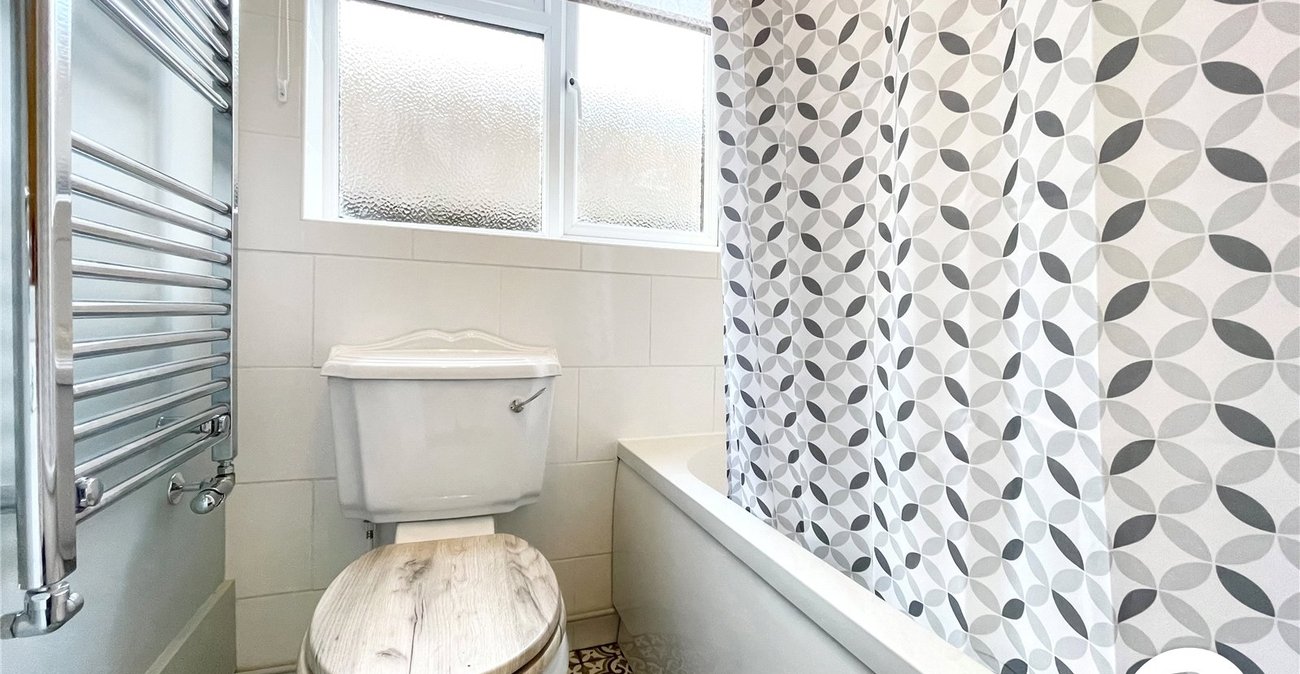 3 bedroom house to rent in Horton Kirby | Robinson Jackson