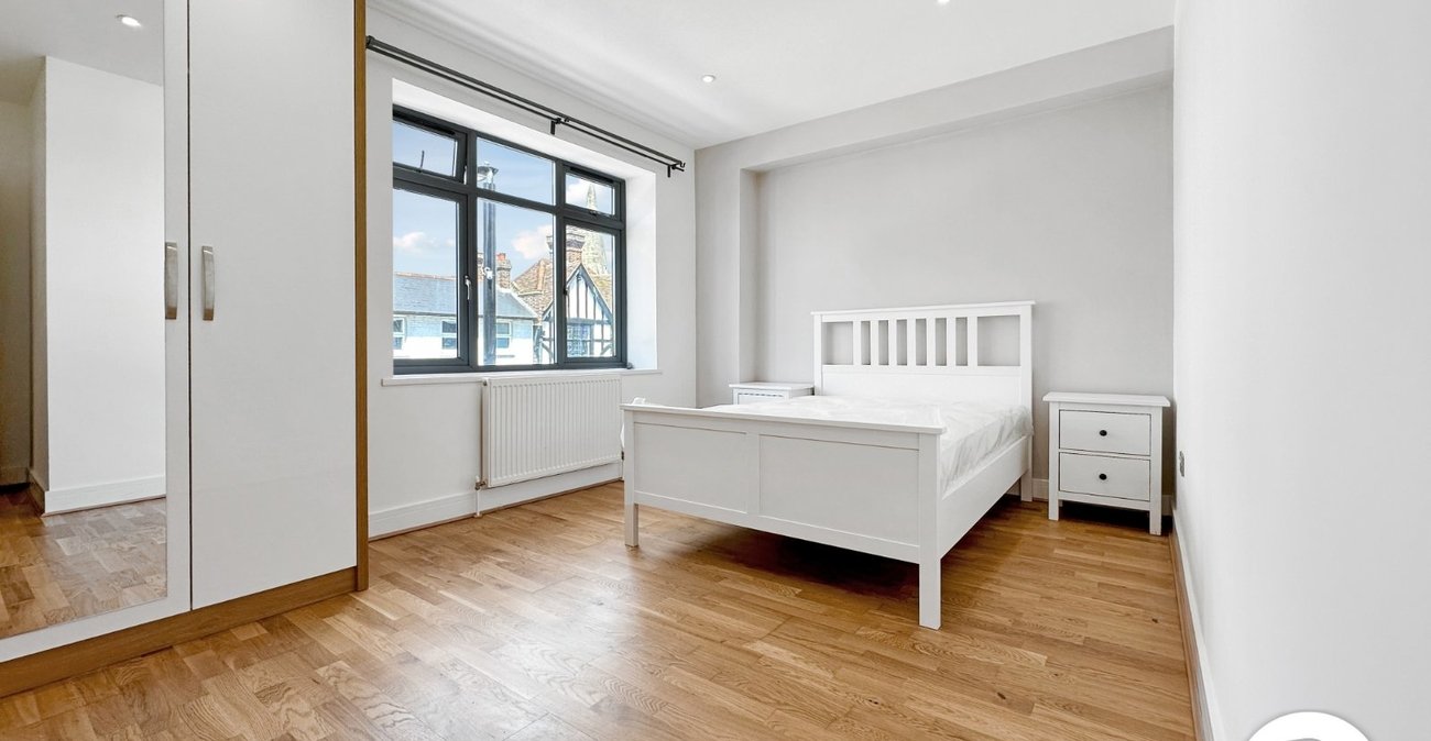 2 bedroom property to rent in Eltham | Robinson Jackson