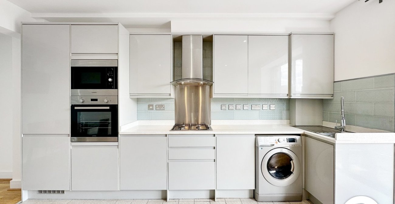 2 bedroom property to rent in Eltham | Robinson Jackson
