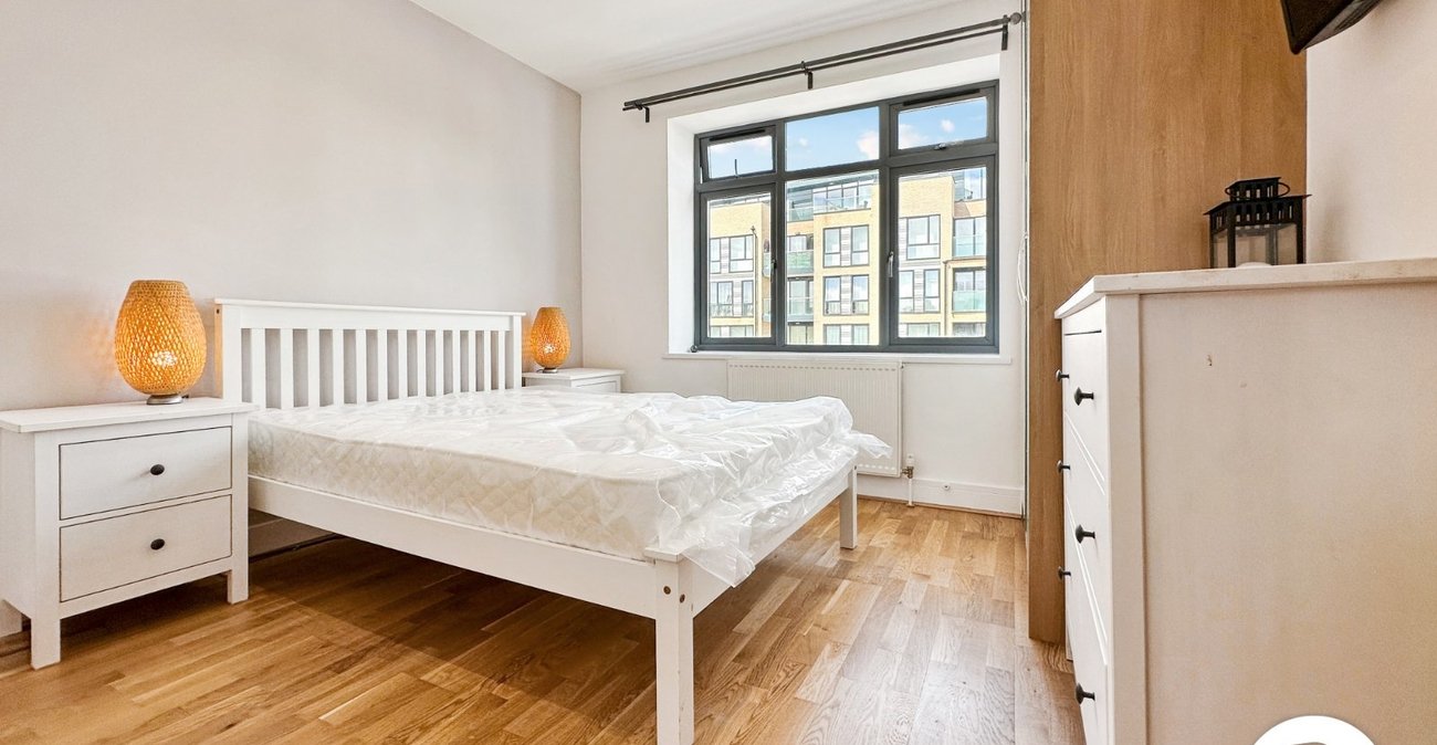 2 bedroom property to rent in Eltham | Robinson Jackson