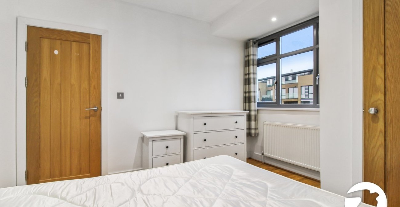 2 bedroom property to rent in Eltham | Robinson Jackson